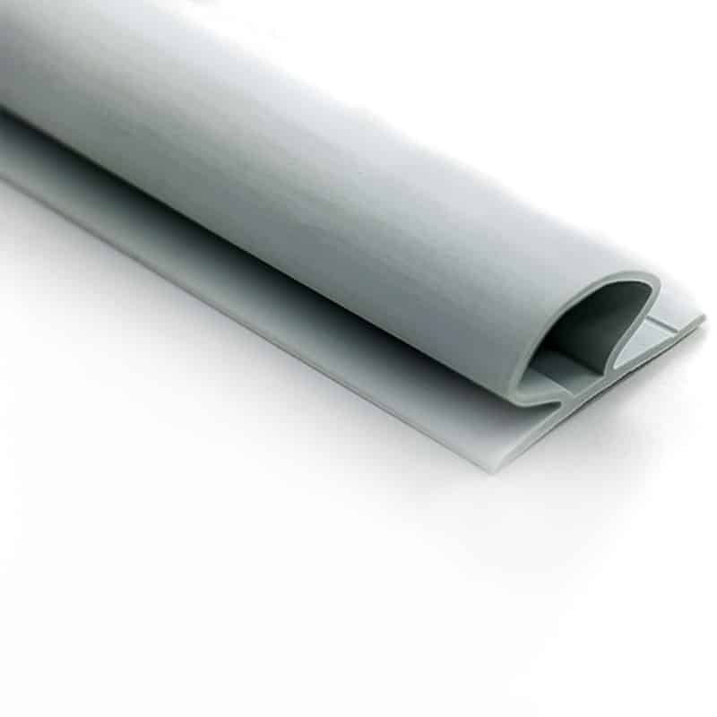 Product foto rubberen strip op witte achtergrond voor de verbinding van kanaalplaten | S&V bouw en kunststof materialen bv